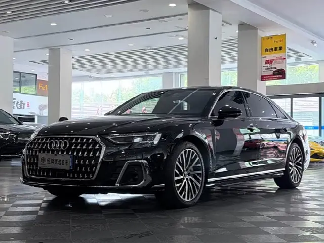 Audi A8 2024, 17 000 км