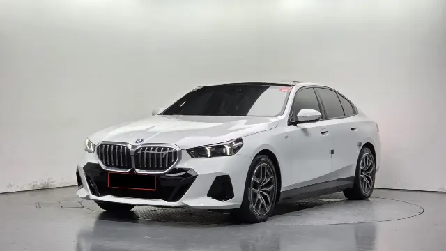 BMW i5 2023, 22 724 км