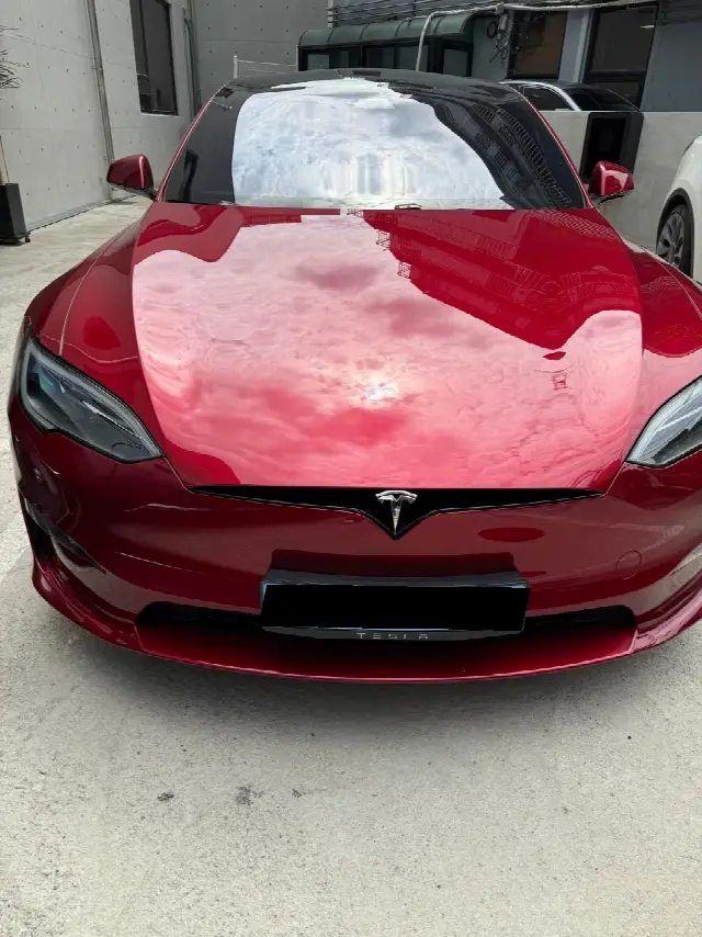 Tesla Model S 2012, 15 000 км