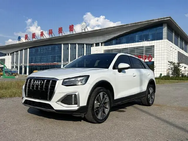 Audi Q2L 2022, 22 000 км