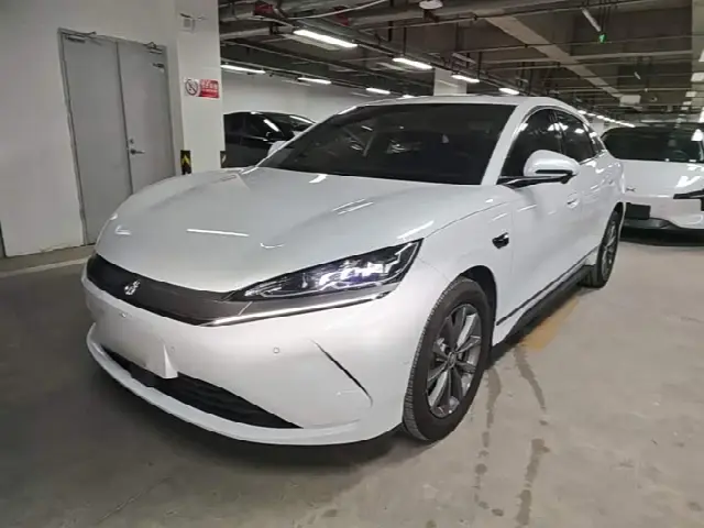 BYD Qin L 2025, 16 800 км