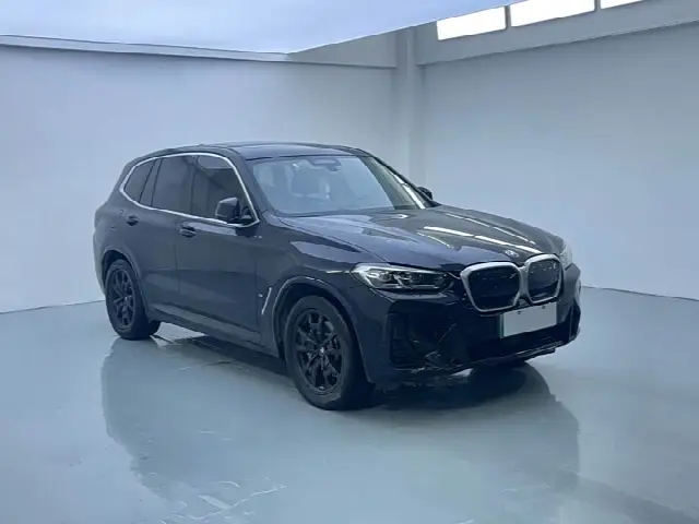 BMW iX3 2022, 44 600 км
