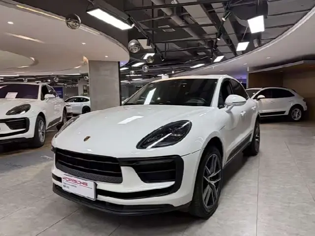 Porsche Macan 2023, 19 000 км