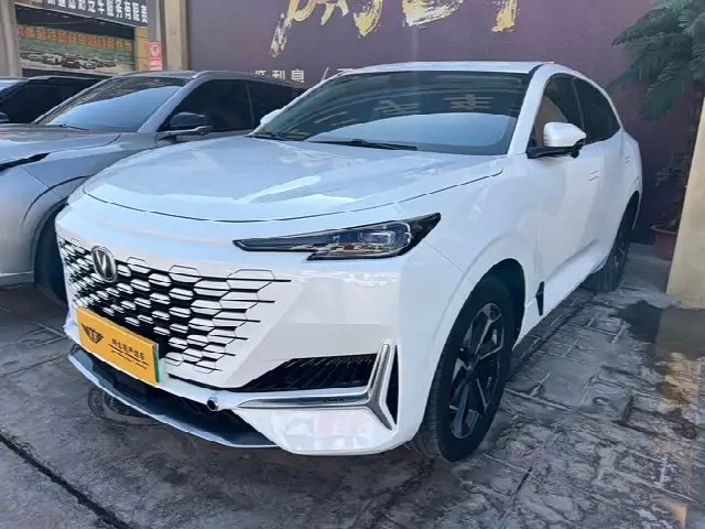 Changan UNI-K Hybrid 2022, 23 000 км