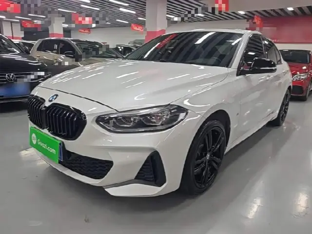 BMW 1 Series 2021, 19 700 км