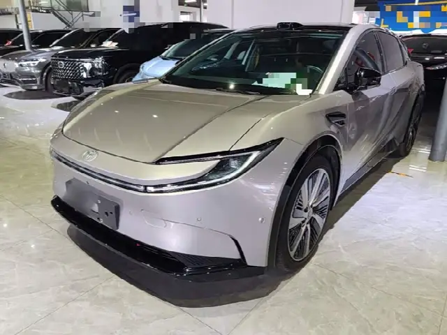 Toyota bZ5 2025, 16 800 км
