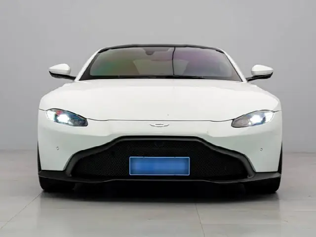 Aston Martin V8 Vantage 2022, 20 000 км