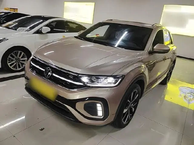 Volkswagen T-Roc 2023, 10 700 км