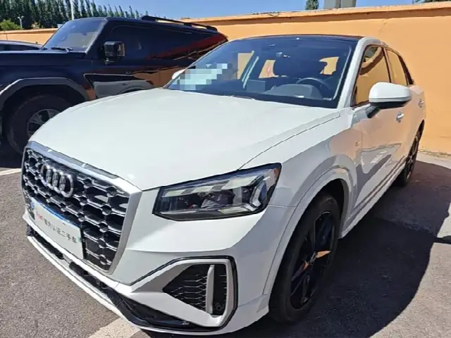 Audi Q2L 2023, 32 700 км