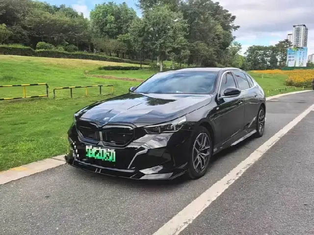 BMW i5 2024, 43 000 км