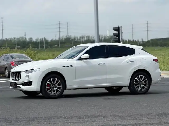 Maserati Levante 2022, 34 000 км