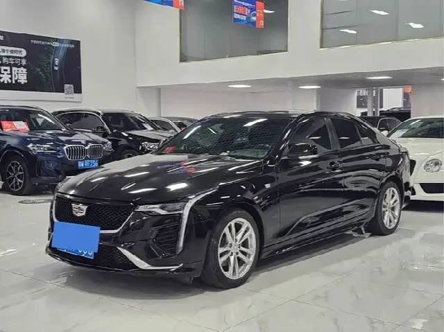 Cadillac CT4 2022, 30 000 км