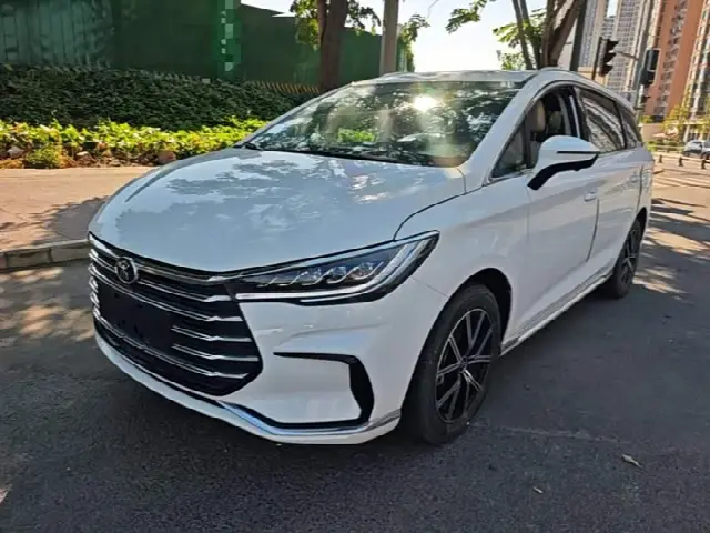 BYD Song Max Hybrid 2022, 42 800 км