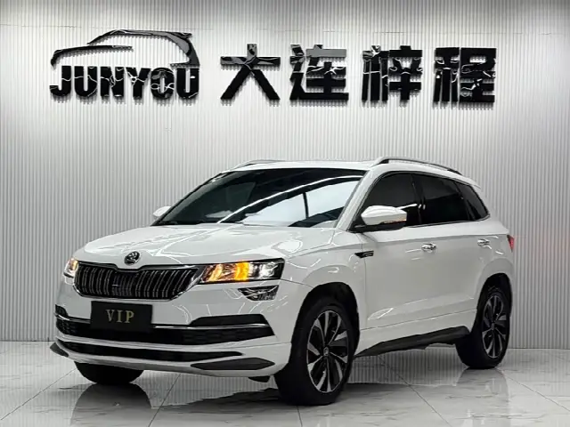 Skoda Karoq 2022, 33 000 км