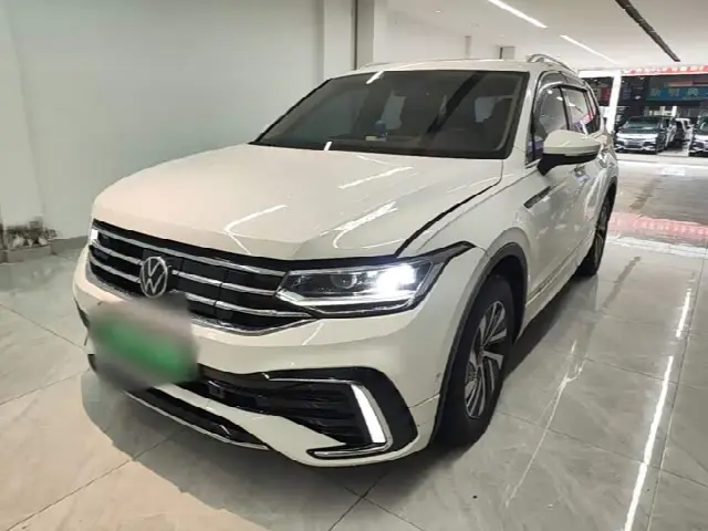 Volkswagen Tiguan L Hybrid 2022, 54 500 км