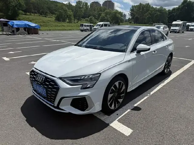 Audi A3 2023, 14 000 км