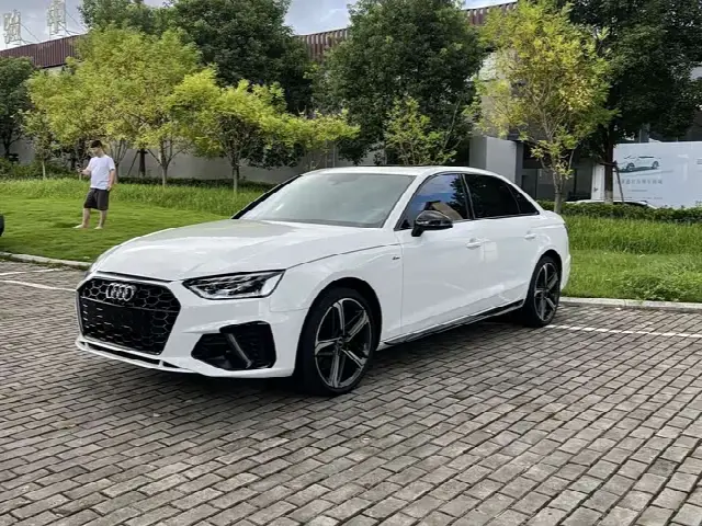Audi A4L 2024, 46 000 км
