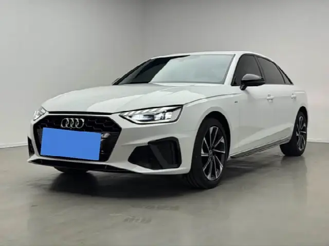 Audi A4L 2023, 39 000 км