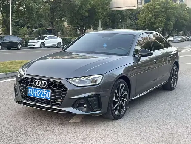 Audi A4L 2023, 38 000 км
