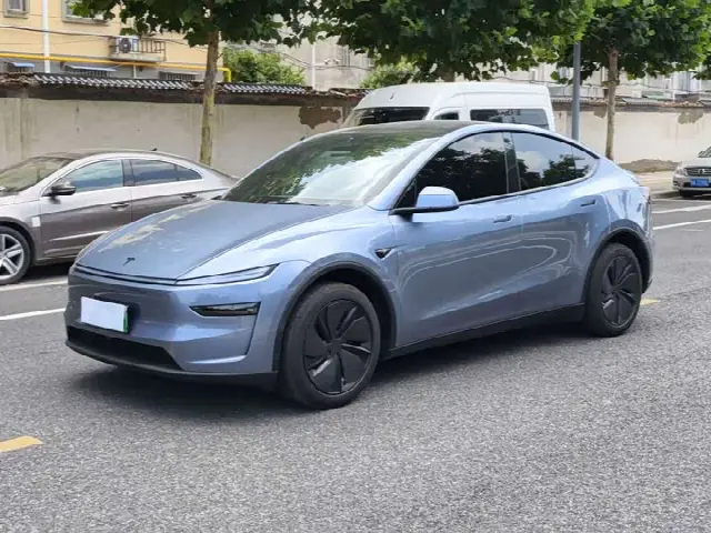Tesla Model Y 2026, новый