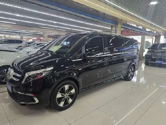 Mercedes-Benz V-Class 2021, 100 000 км
