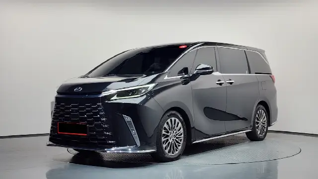Lexus LM 2024, 5 570 км
