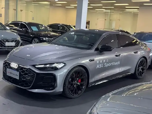 Audi A5L Sportback 2026, 5 000 км