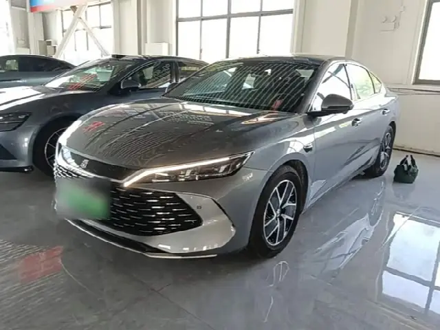 BYD Qin L 2025, 8 600 км