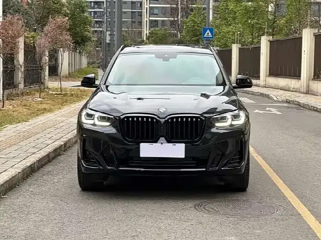 BMW X3 2025, 40 000 км