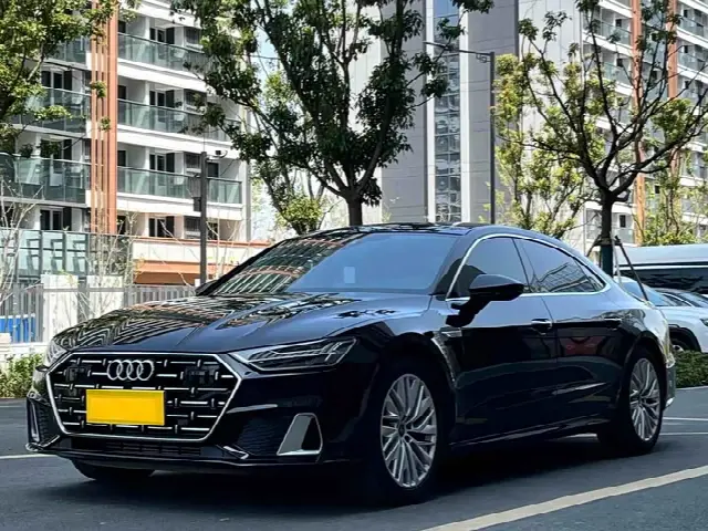 Audi A7L 2024, 10 000 км