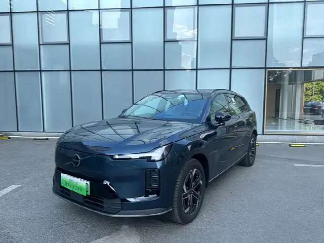 Volvo XC70 Hybrid 2026, новый