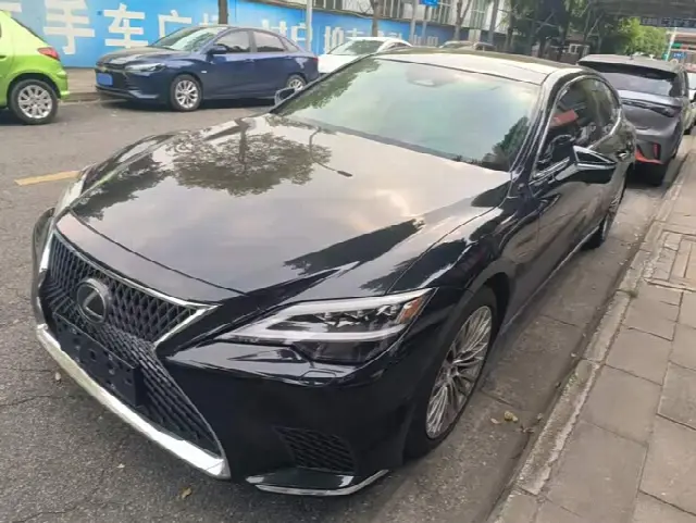 Lexus LS 2024, 27 000 км