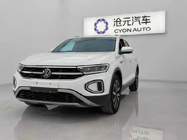 Volkswagen T-Roc 2023, 30 000 км