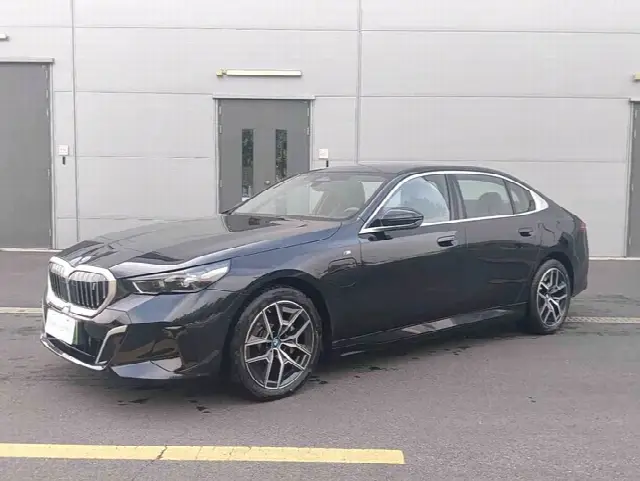 BMW i5 2024, 11 400 км