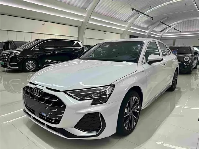 Audi A3 2025, 100 км