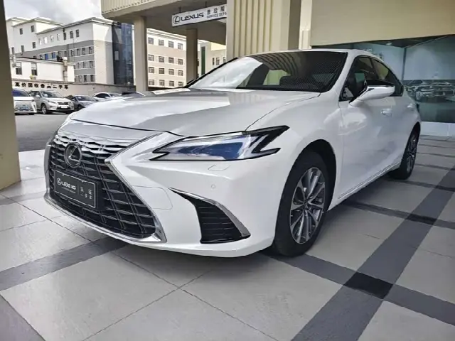 Lexus ES 2025, новый