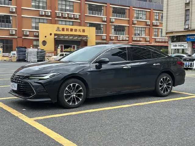 Toyota Avalon 2023, 33 000 км