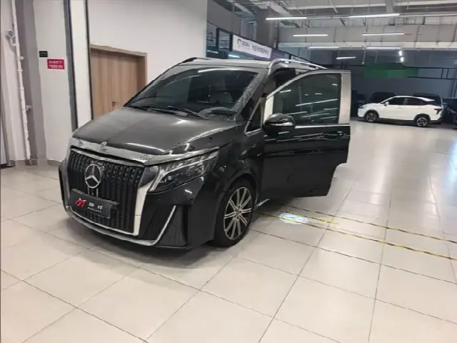 Mercedes-Benz V-Class 2022, 35 000 км