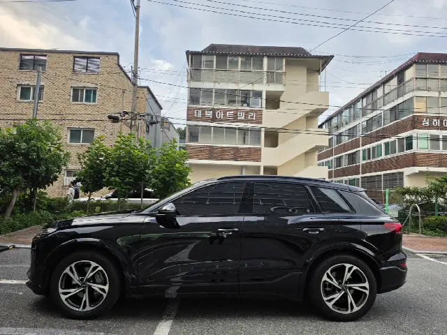 Audi Q6 e-tron 2025, 16 000 км