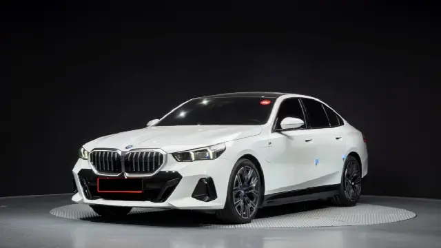 BMW 5 Series 2023, 25 351 км