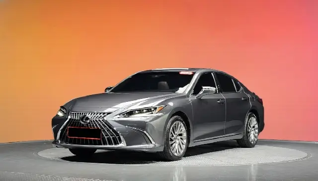 Lexus ES 2018, 15 077 км