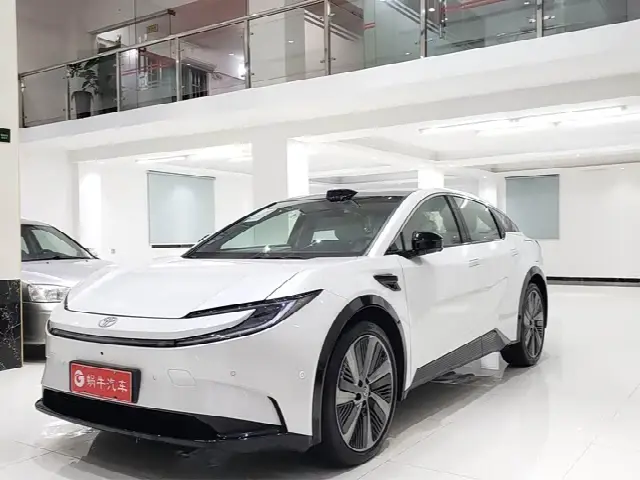 Toyota bZ5 2025, новый