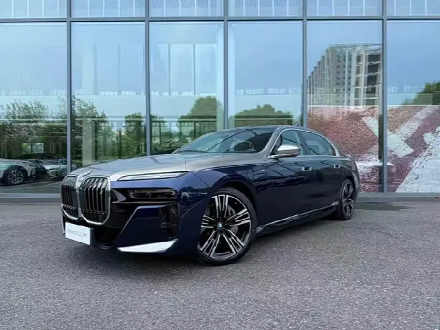 BMW i7 2023, новый