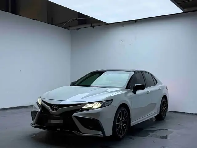 Toyota Camry 2021, 32 000 км