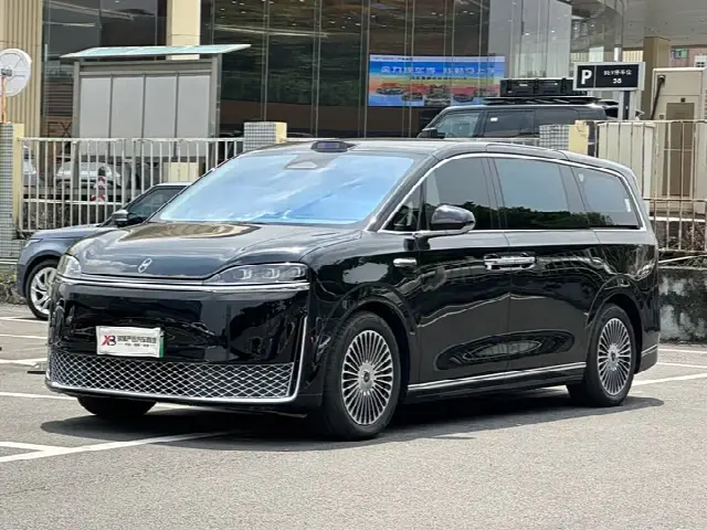 Luxeed V9 2026, 8 000 км