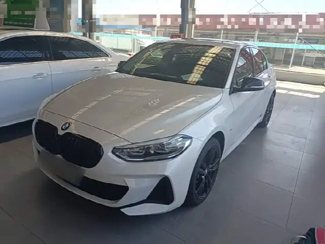 BMW 1 Series 2022, 45 100 км