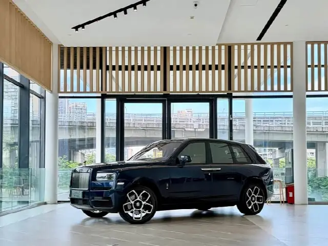 Rolls-Royce Cullinan 2018, 30 000 км
