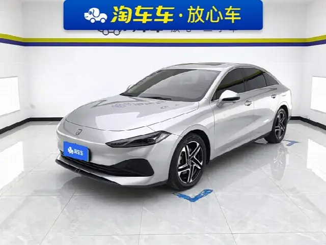 Roewe D7 2023, 22 400 км