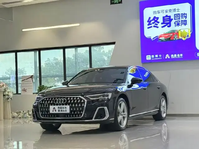 Audi A8 2023, 10 000 км