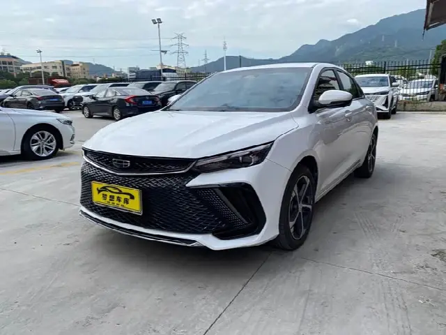 Geely Emgrand L 2022, 30 000 км